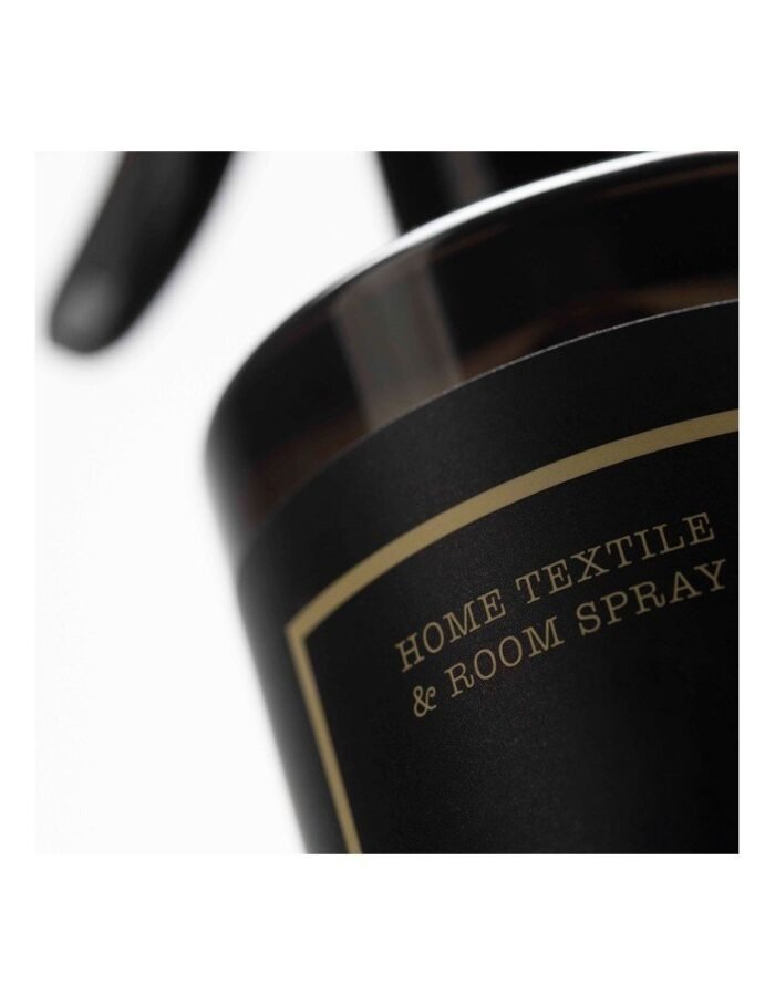 CERERIA MOLLA Izsmidzināms Aromāts Mājai un Tekstilizstrādājumiem „Santal & Tonka“ 500 ml. - Image 3